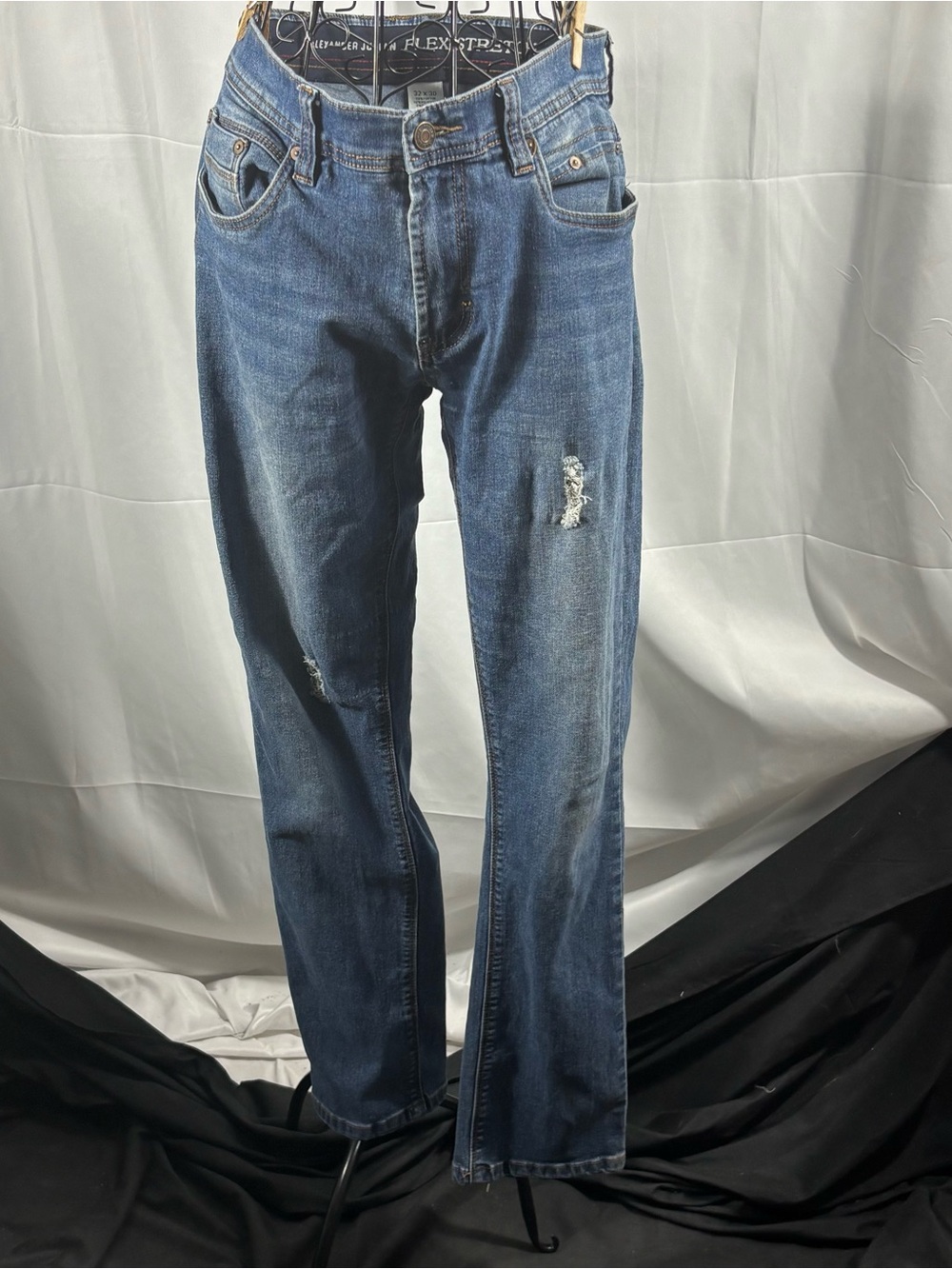 Alexander Julian Men's Blue Bootcut Denim Jeans